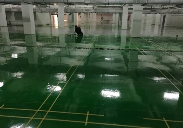 車庫地面鋪什么好？防滑又耐用