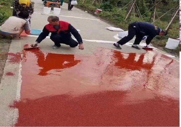論彩色陶瓷顆粒防滑路面在加油站地面的應用