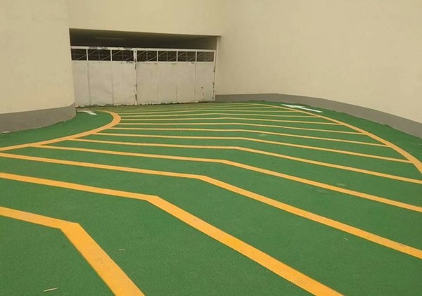 地下車庫選擇道路止滑地坪注意環(huán)節(jié)