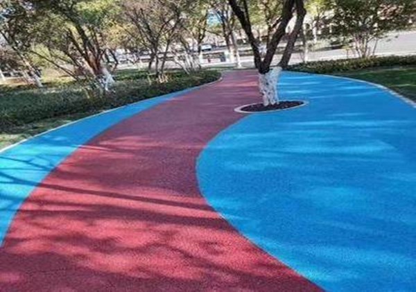 彩色透水地坪噴涂施工預防污染小技巧